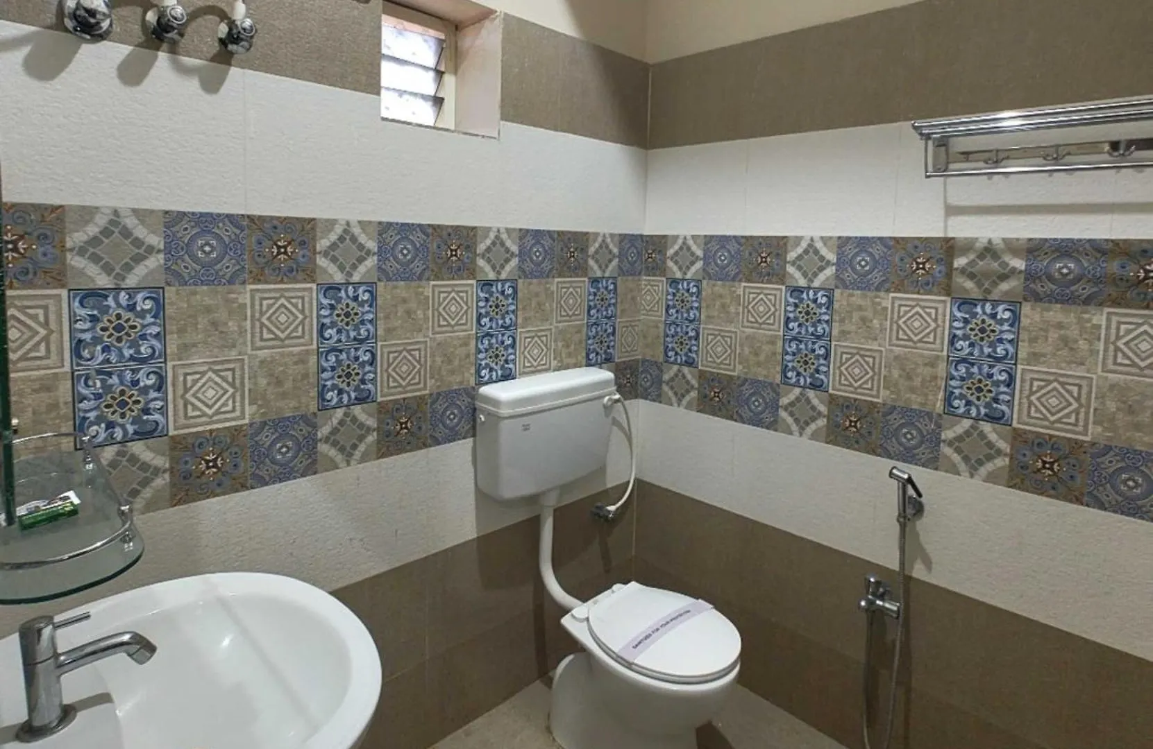 M R Hotel Pg On Ganges Varanasi Near Iskcon Temple - Assi Ghat - Prime Location-Comfortable Stay With Family India
