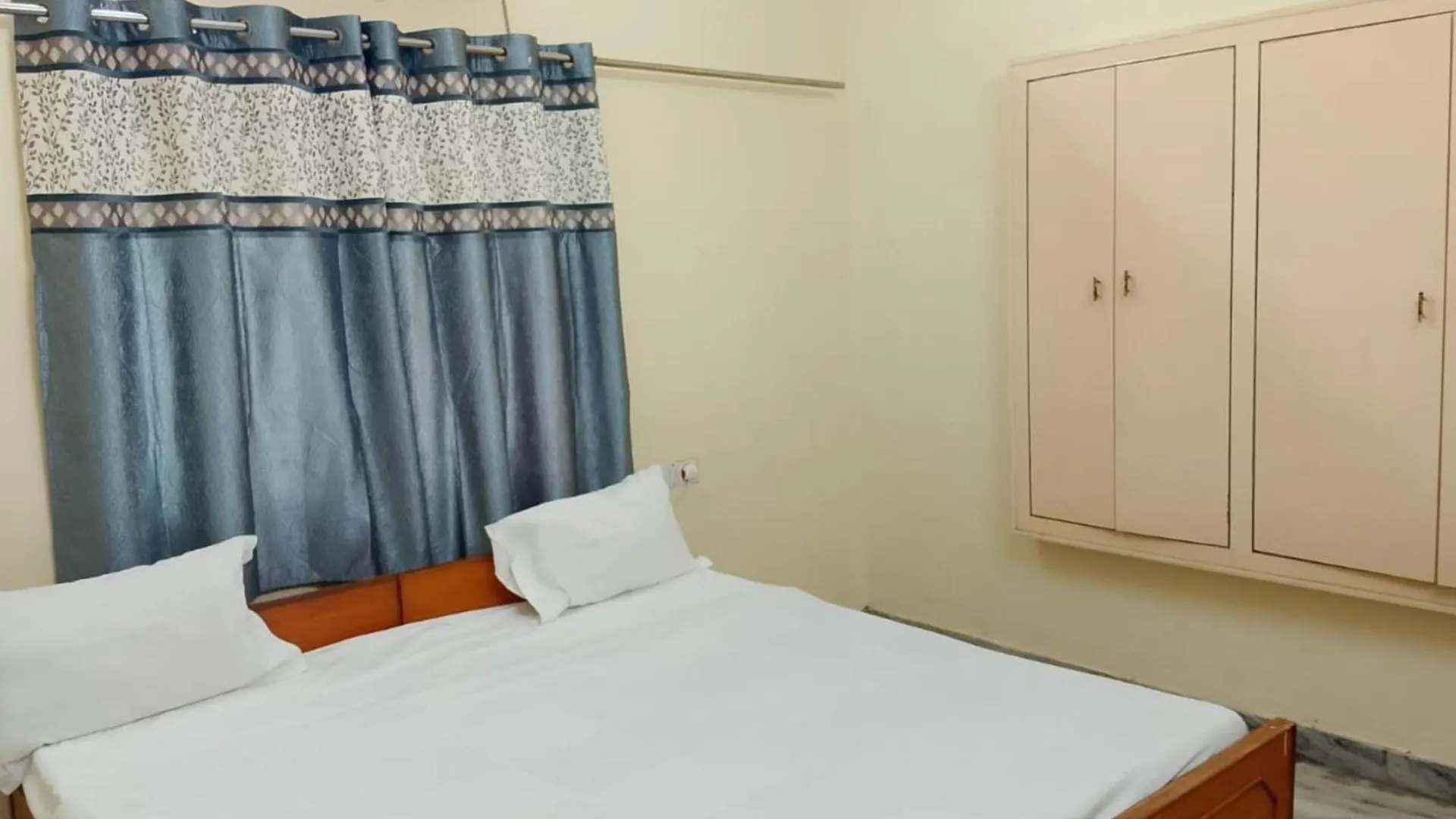 Homestay M R Hotel Pg On Ganges Varanasi Near Iskcon Temple - Assi Ghat - Prime Location-Comfortable Stay With Family