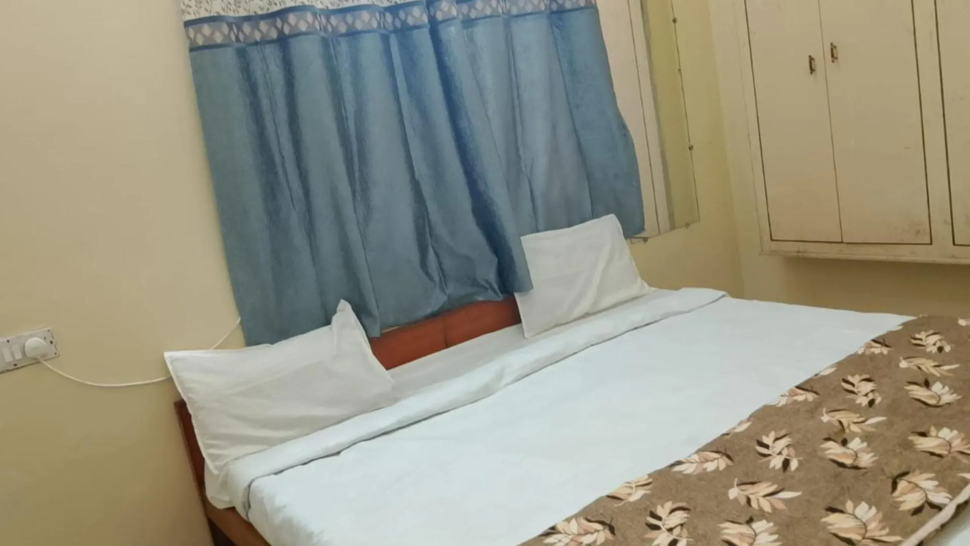 Homestay M R Hotel Pg On Ganges Varanasi Near Iskcon Temple - Assi Ghat - Prime Location-Comfortable Stay With Family