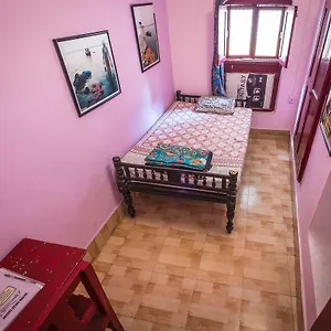 Gasthof Brown Bread Bakery, Varanasi